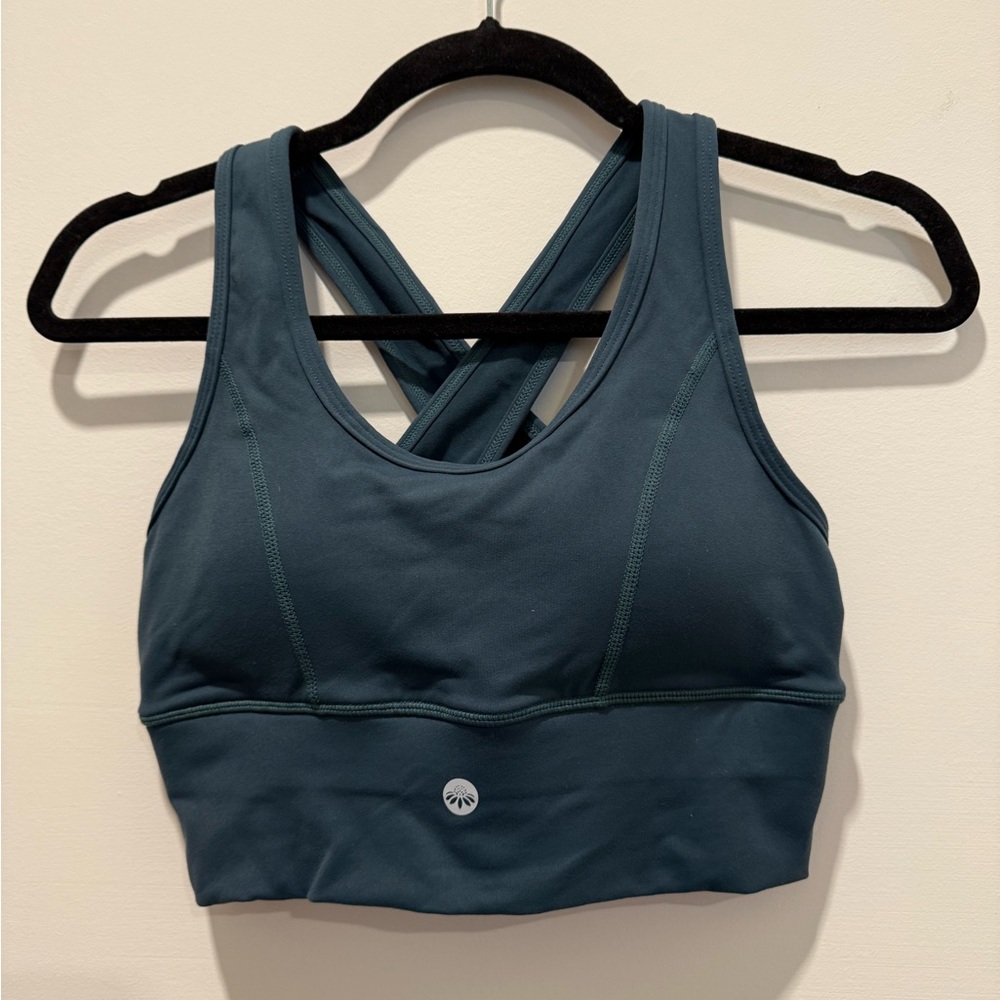 Senita Athletics Green Sports Bra with Cross-Back Design